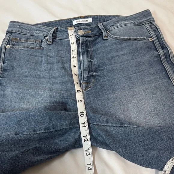 Good American Good Waist
Athletic Stripe Skinny Jeans - Picture 11 of 13